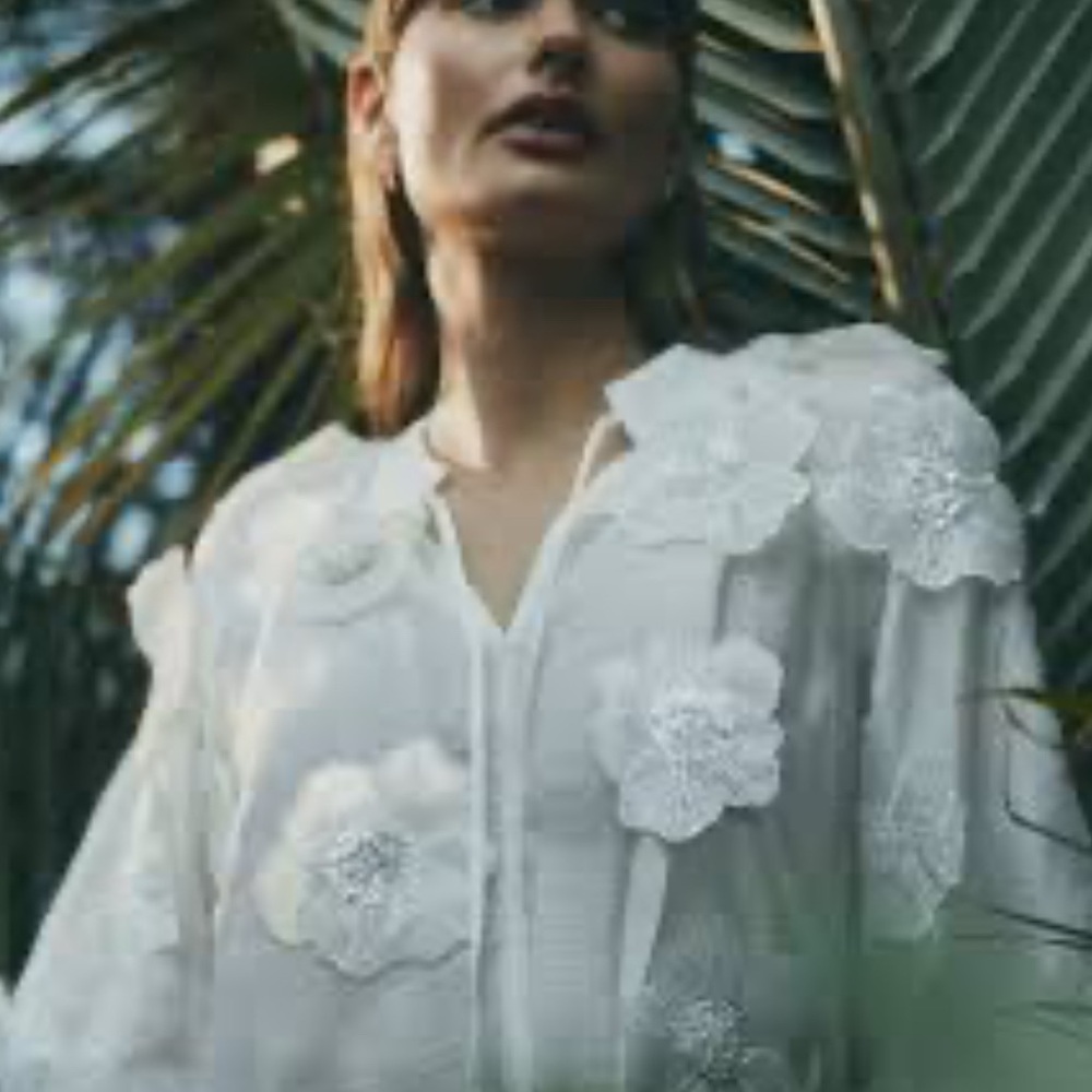 Calligraphie White Linen Floral Women's Top